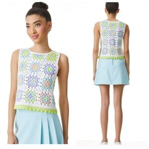 ALICE + OLIVIA REVA MEDALLION CROCHET SHELL TOP SIZE SMALL